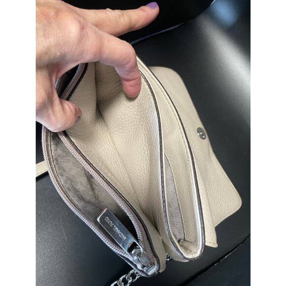 Michael Kors Small Light Grey Fulton Flap Closure Chain/Leather Strap - Picture 5 of 6